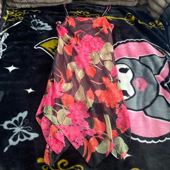 Stunning Y2K Dani max dress - Picture 2 of 11